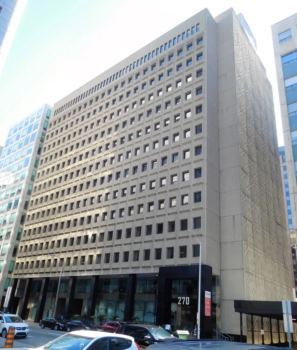 Licensed photograph relevant to 270 Albert Street - Recertification; Photo: Jeangagnon / Wikimedia Commons (CC BY-SA 4.0); Photograph of the recorded building at 270 Albert Street, Ottawa. Resized and converted to WebP by VeriCtory.