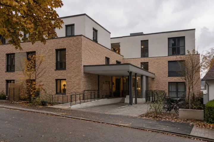 VeriCtory editorial visualisation illustrating 0122 Hospiz, Böblingen - Wohngebäude mit Gewerbeeinheit; not a documentary photograph