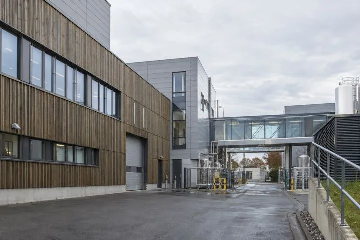 Editorial visualisation illustrating Fiege Logistik Wien; not a documentary photograph