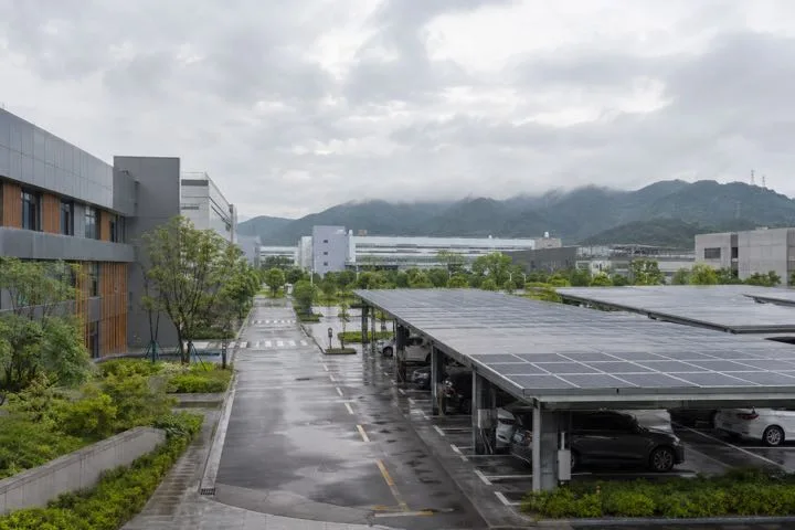 Editorial visualisation illustrating Gebrüder Weiss Logistikzentrum Straubing; not a documentary photograph