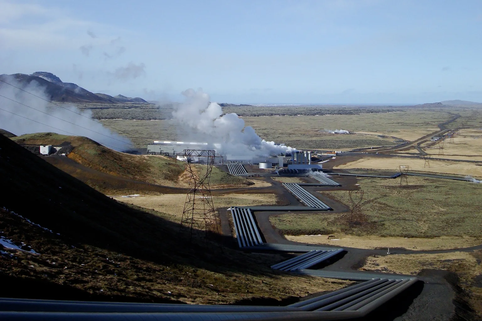 Licensed photograph relevant to Hellisheiði Geothermal Park; Photo: ThinkGeoEnergy / Wikimedia Commons · CC BY 2.0 · Cropped, resized and converted to WebP by VeriCtory